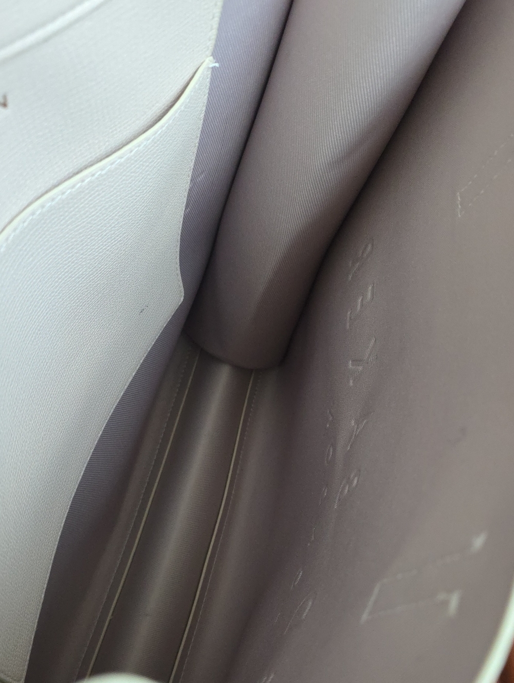 LOW START✨️TED BAKER LONDON The Icon Cream Embossed Logo Tote Bag - Picture 7 of 7